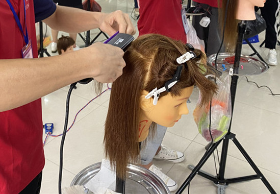 頭發(fā)拉直后的護理方法，廣西美發(fā)護發(fā)培訓班課程