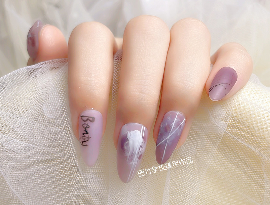 紫色芋泥美甲，廣西美甲職業(yè)技能學(xué)校作品