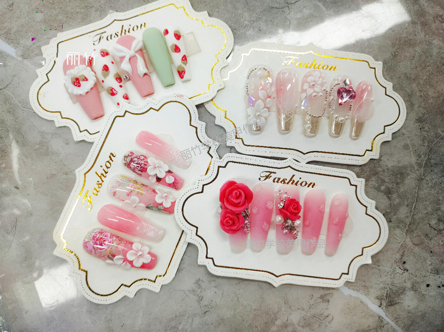雕花美甲的注意事項(xiàng)，廣西美甲師學(xué)校分享