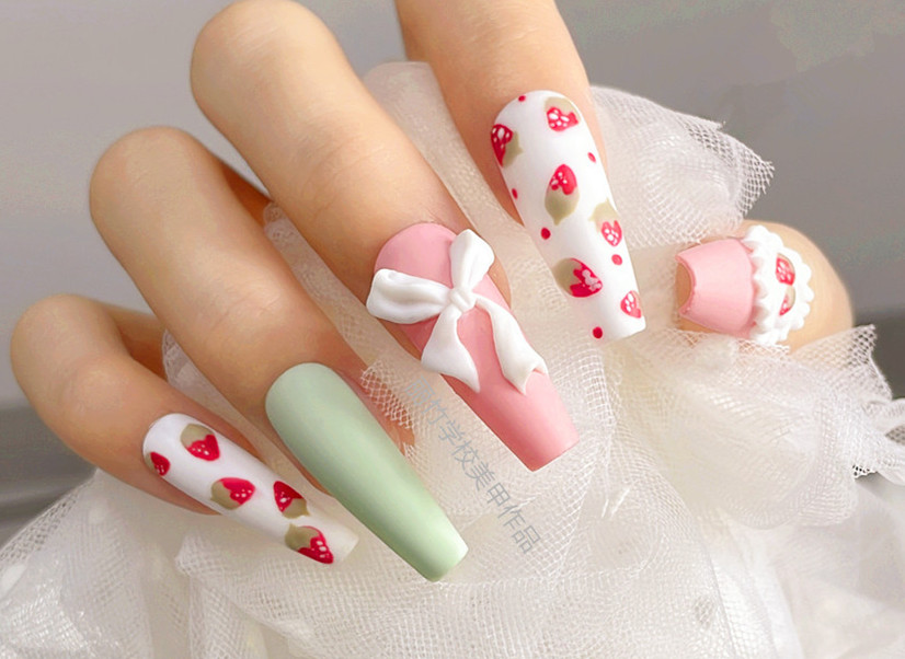 草莓美甲，零基礎(chǔ)美甲教學作品