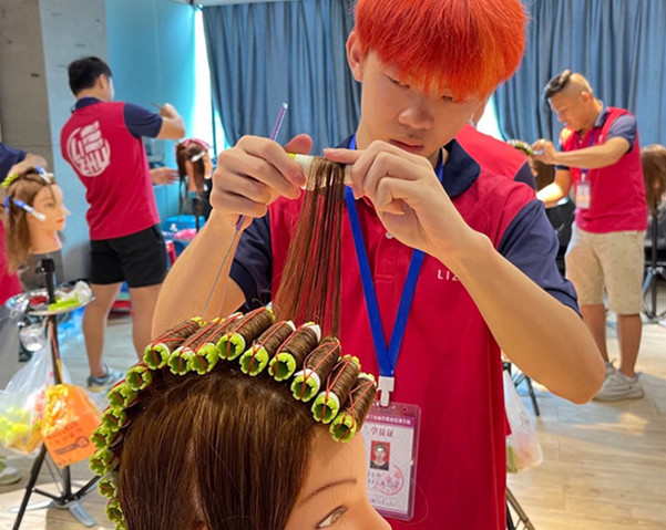 零基礎(chǔ)燙發(fā)培訓：常見燙發(fā)上杠角度