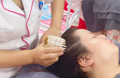 南寧養(yǎng)發(fā)頭療培訓：梳頭為什么要選牛角梳？