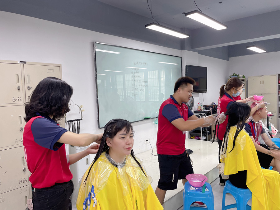 夏日染頭發(fā)后如何護(hù)理？廣西染發(fā)護(hù)發(fā)培訓(xùn)班分享技巧