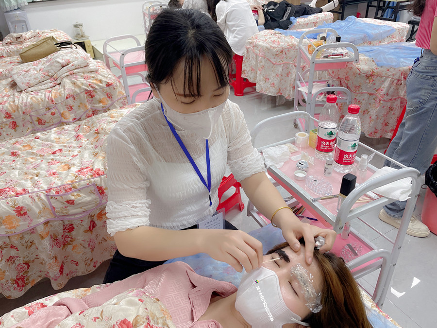 南寧學(xué)紋眉：紋眉結(jié)痂速度慢怎么辦？