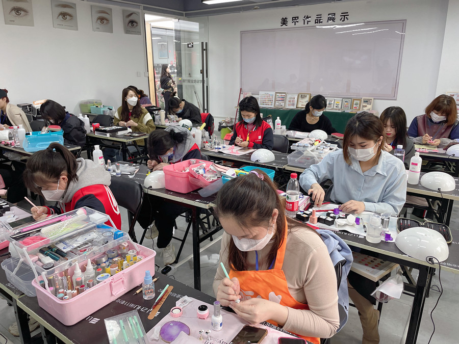 廣西美甲師：美甲磁鐵丟了怎么辦？