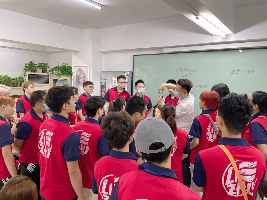 南寧剪發(fā)：打薄？剪短？傻傻分不清