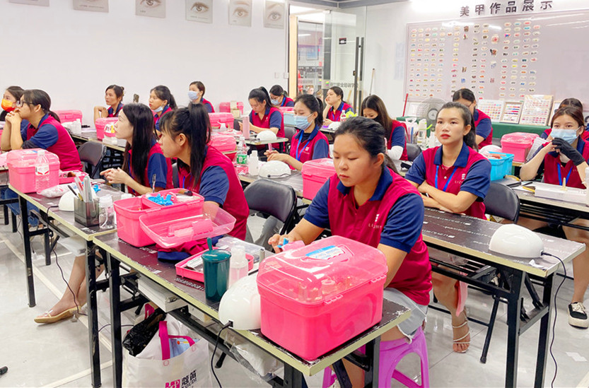 初中畢業(yè)學(xué)什么好？高中考不上大學(xué)怎么辦？