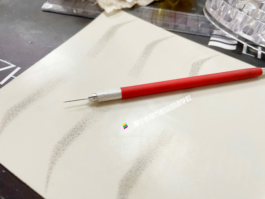 紋眉眉形設(shè)計(jì)技巧，南寧紋眉專業(yè)培訓(xùn)