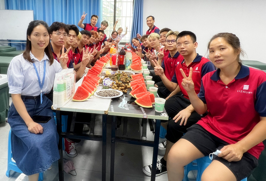 南寧美發(fā)學校畢業(yè)座談會，感念師恩