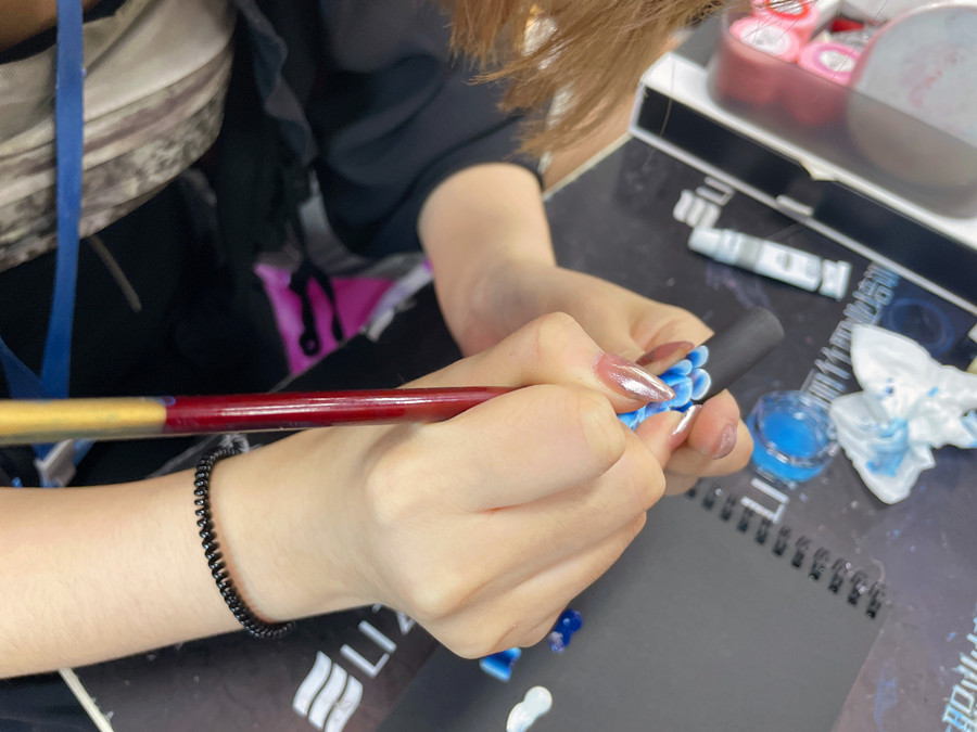 美甲排筆彩繪技巧，廣西美甲培訓(xùn)