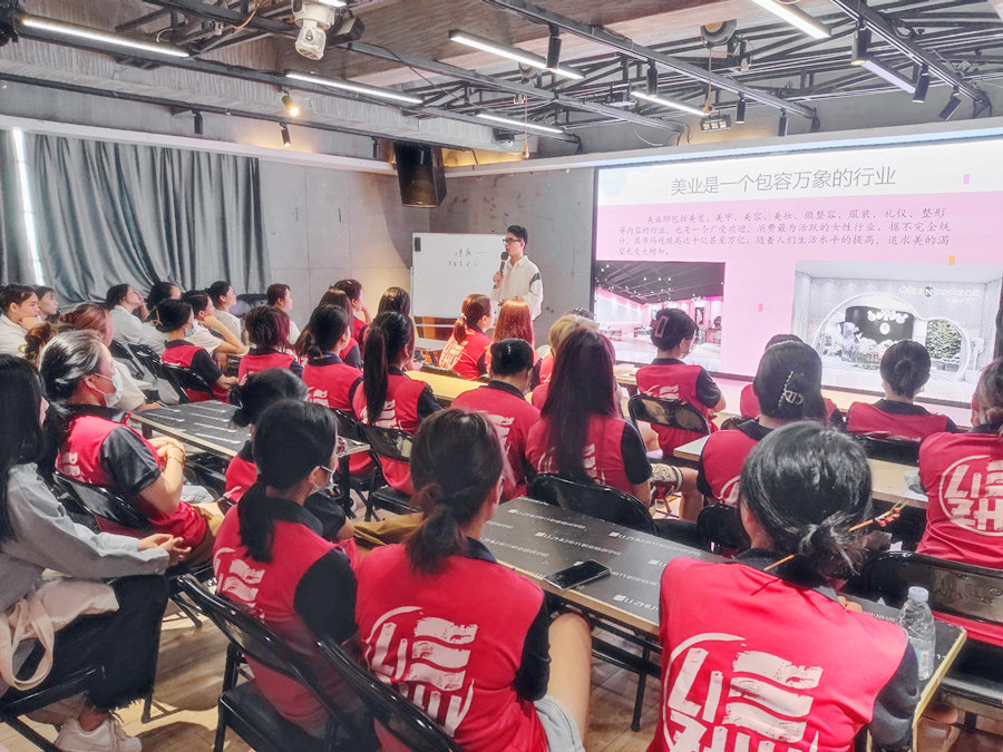 零基礎(chǔ)學(xué)紋繡，到南寧紋繡專業(yè)培訓(xùn)