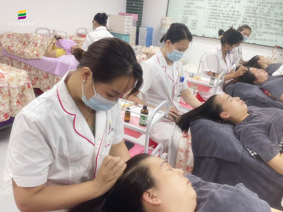 適合梳頭的時(shí)間？南寧頭療養(yǎng)生學(xué)習(xí)