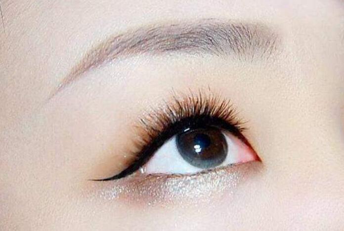 零基礎(chǔ)學(xué)紋唇：如何提升唇部留色的技巧