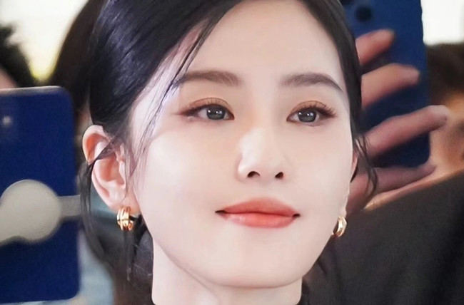 劉詩(shī)詩(shī)黑天鵝日常淡妝，廣西化妝彩妝專(zhuān)業(yè)分享