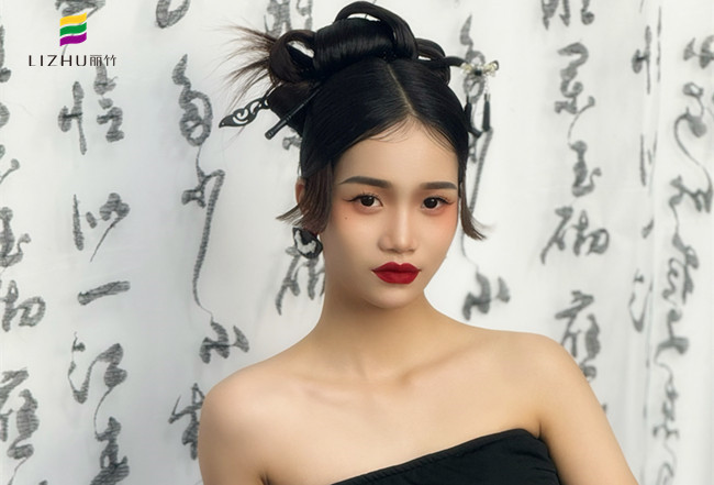 新中式國風(fēng)造型，廣西化妝跟妝師作品