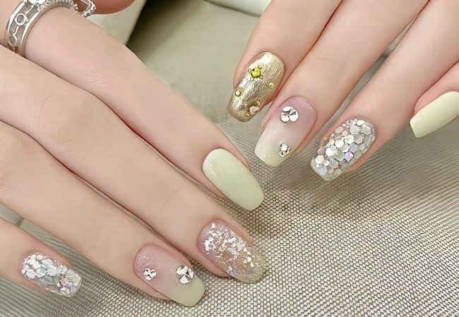 春季彩色美甲，廣西美甲店學徒推薦款