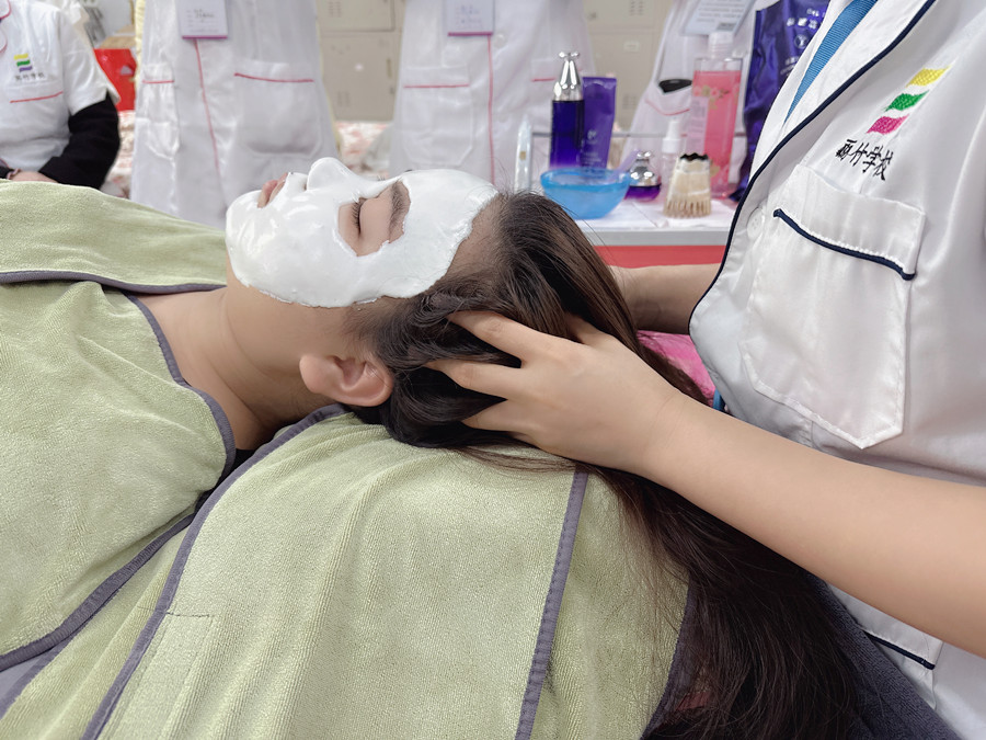 中藥面膜的好處，南寧美容護(hù)膚養(yǎng)顏培訓(xùn)