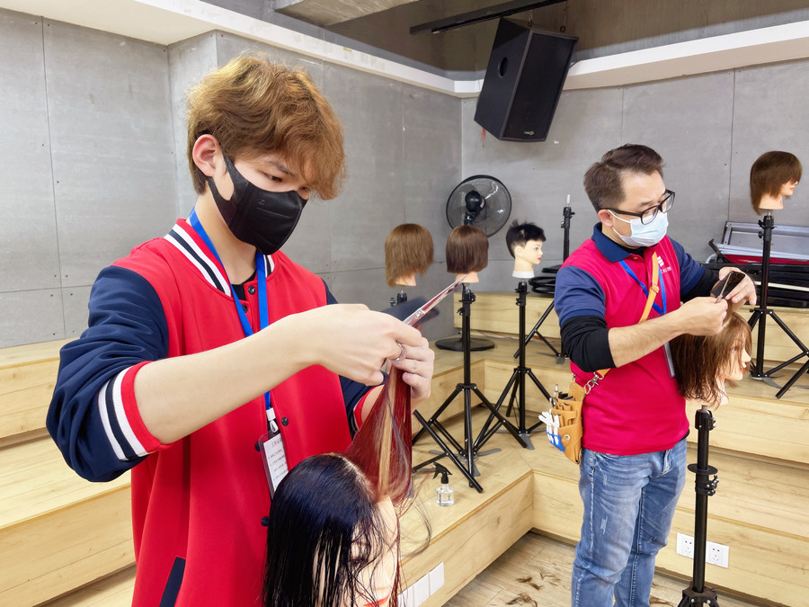 美發(fā)新手必懂的理發(fā)技巧，零基礎(chǔ)學(xué)理發(fā)教學(xué)