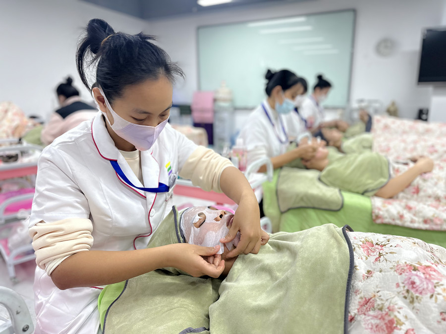 春季護(hù)膚緊急攻略，南寧護(hù)膚美容培訓(xùn)