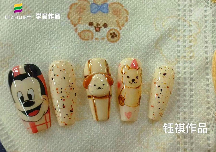 卡通立體浮雕&手工蝴蝶結(jié)美甲，南寧美甲造型進修作品