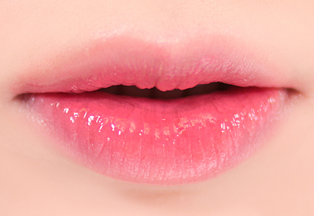 減少唇紋的方法，南寧美容護(hù)膚職業(yè)學(xué)校學(xué)習(xí)