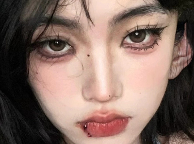 超A的亞裔混血辣妹眼妝教程，廣西網(wǎng)紅造型培訓