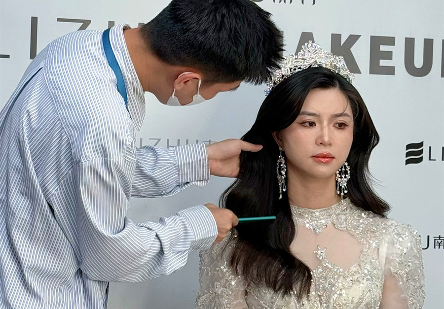 南寧化妝發(fā)型培訓：長披發(fā)新娘發(fā)型特點