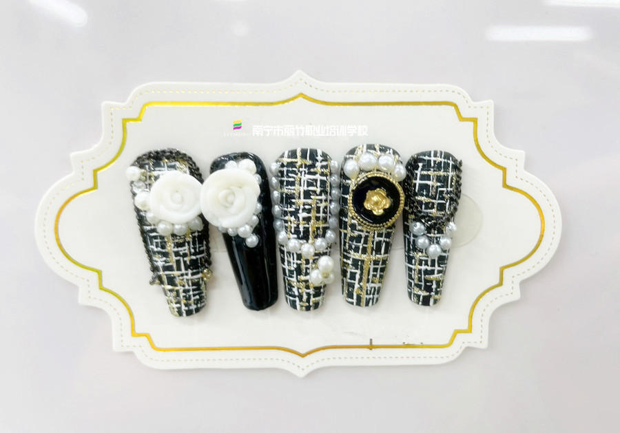 小香風美甲，南寧美甲學徒必學款式