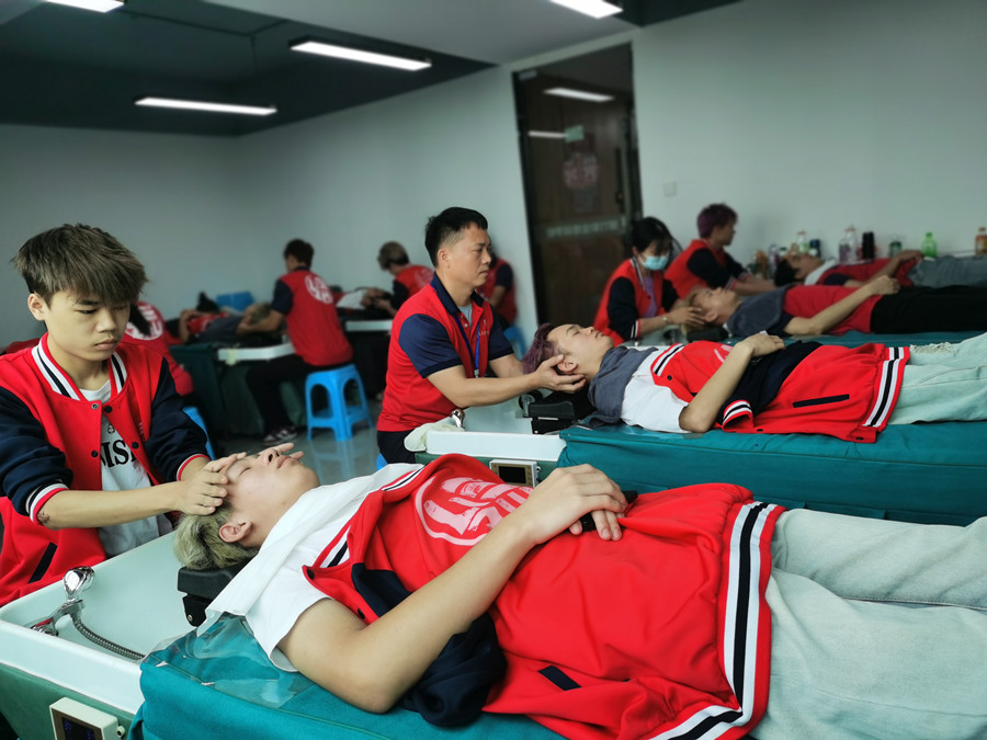 天天洗頭還是很油的原因，廣西學(xué)洗護(hù)洗頭