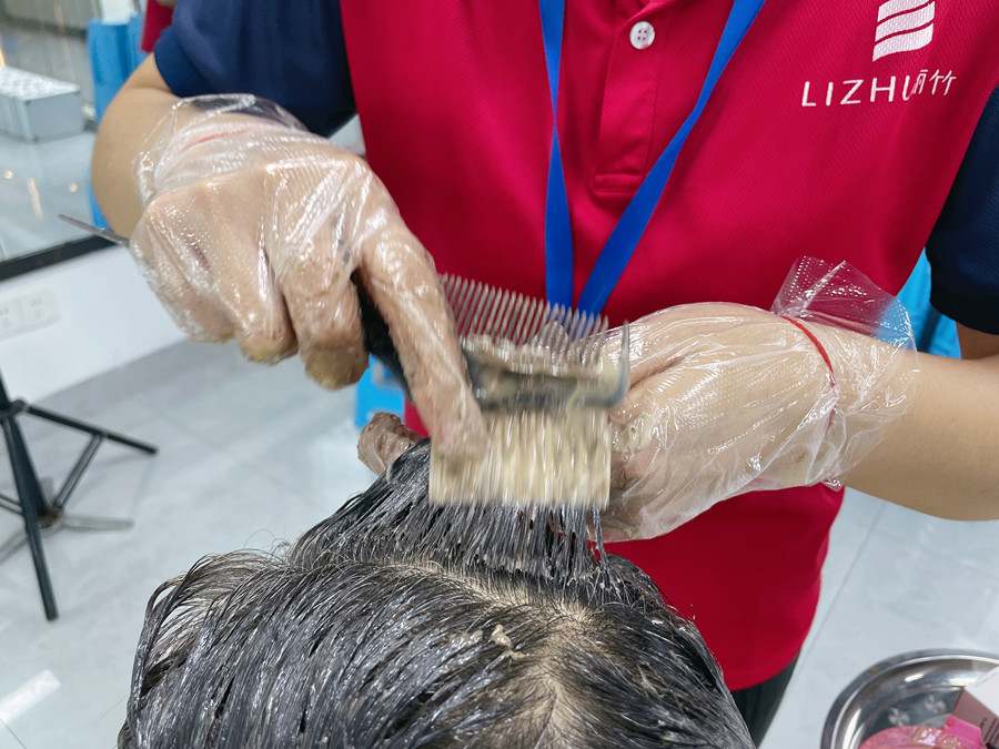 泡沫染發(fā)劑的使用技巧，廣西燙染培訓學校分享