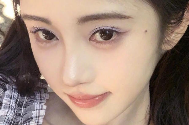 溫柔香芋紫眼妝，學(xué)女明星同款妝容