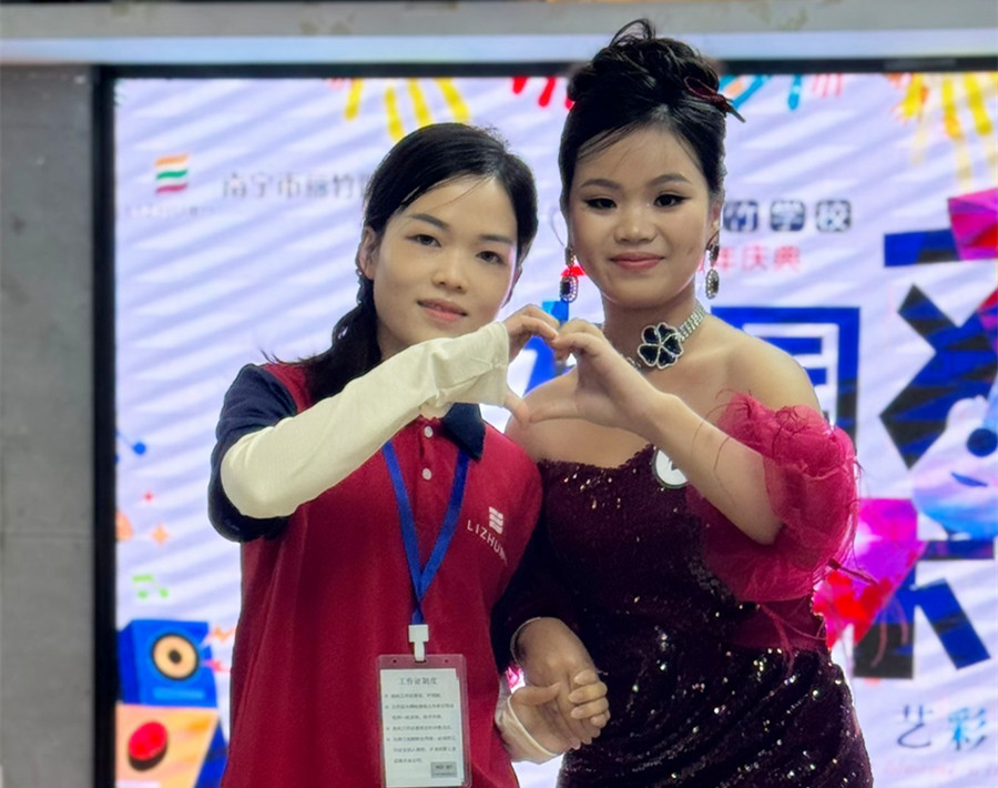 禮服晚宴造型，南寧專業(yè)新娘妝跟妝