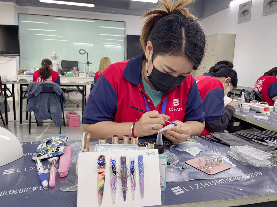 飾品彩繪美甲，南寧美甲進修提升作品