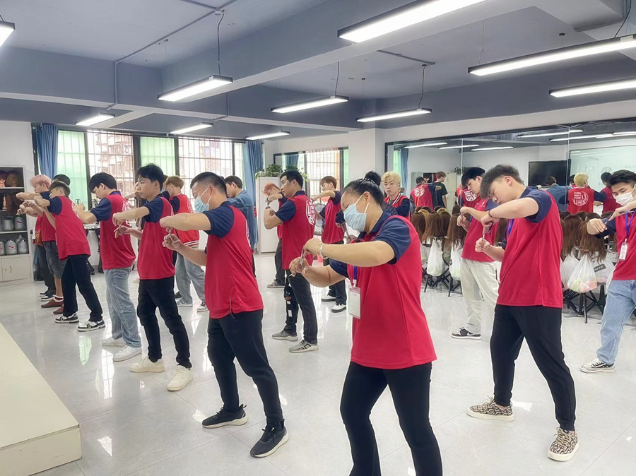 揭秘！南寧美發(fā)造型培訓學校上課流程