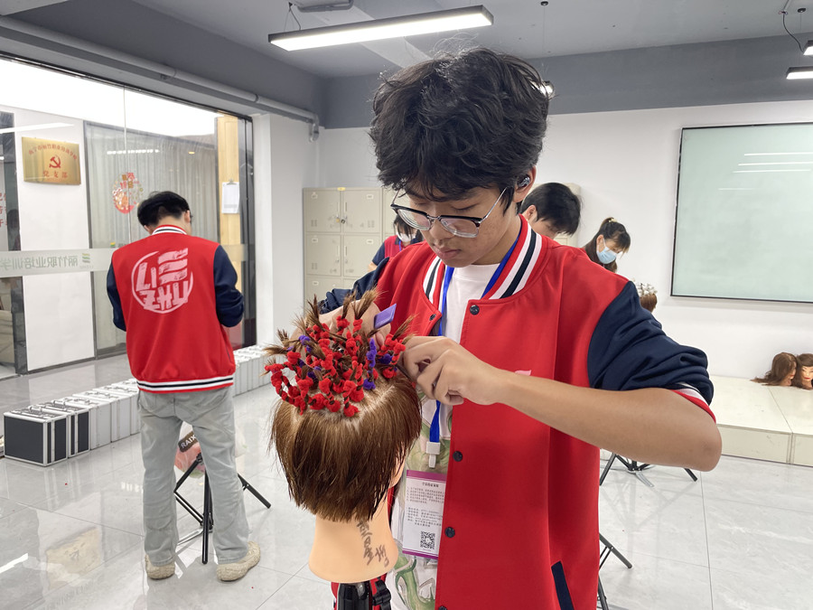 女士流行燙發(fā)款式：燙發(fā)類型有哪些？