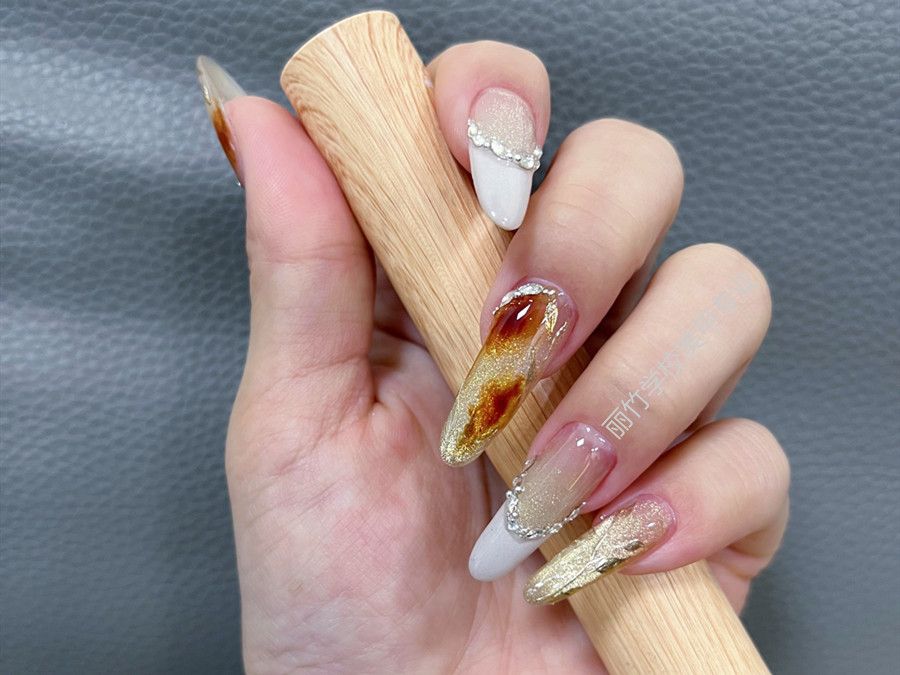 貓眼暈染美甲，廣西美甲課堂學員作品