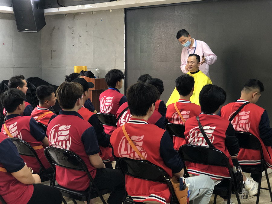 南寧學快剪：理發(fā)培訓都要學哪些內(nèi)容？