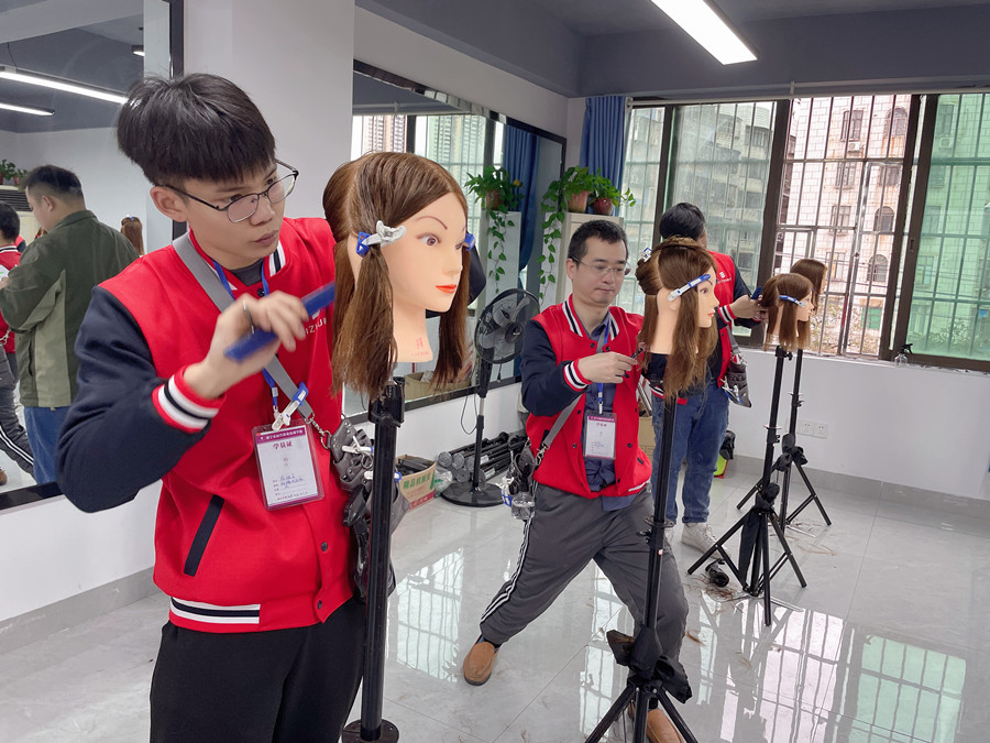 廣西美發(fā)造型剪發(fā)：女士精剪造型要學(xué)哪些內(nèi)容？