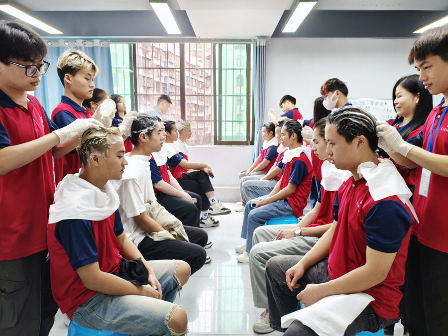 南寧美發(fā)洗護(hù)培訓(xùn)：如何快速坐著洗頭？