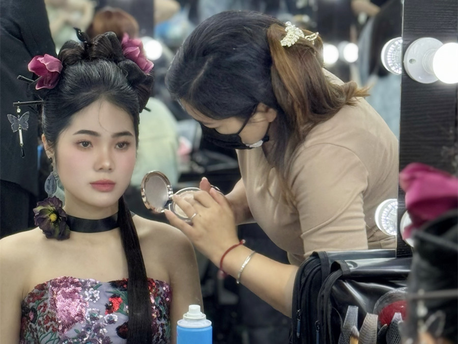 新中式妝容造型，從零學(xué)彩妝造型