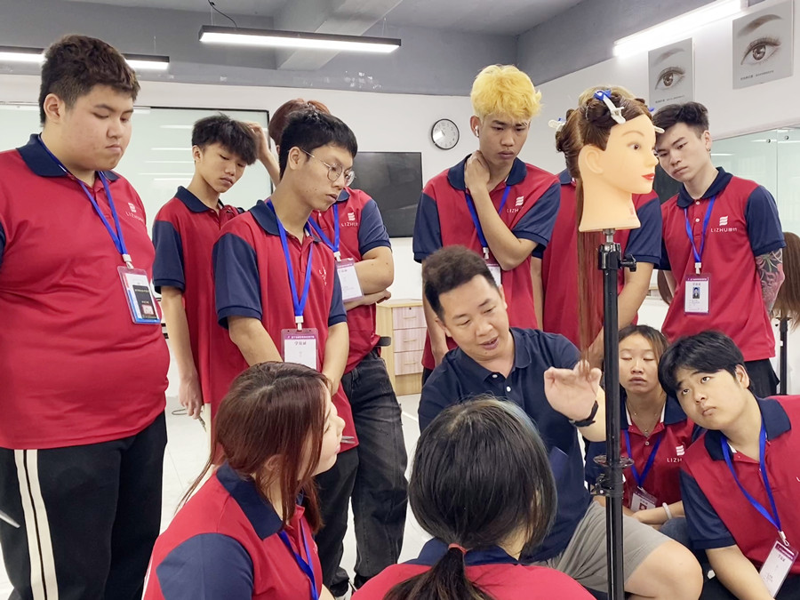 廣西美發(fā)精剪培訓(xùn)：什么是專業(yè)的美發(fā)精剪