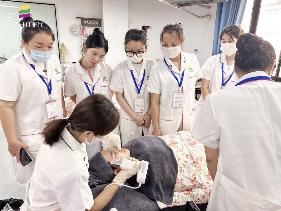 南寧護膚美容：輕療膚是什么？