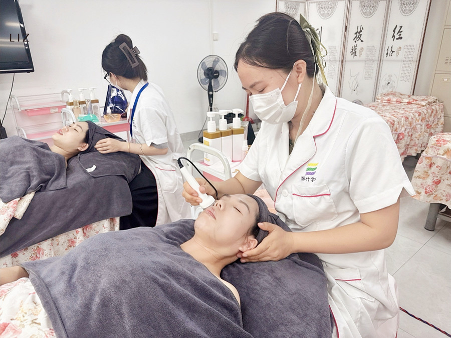 為什么要學會使用美容儀？廣西皮膚管理教學