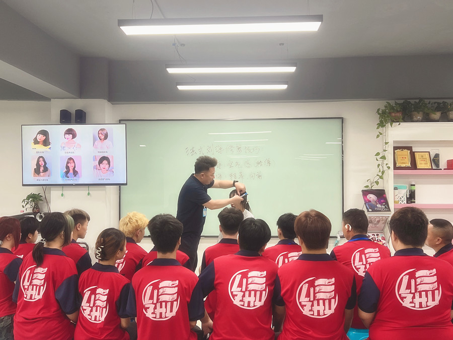 不同臉型適合的劉海類型，南寧剪發(fā)學(xué)習(xí)分享