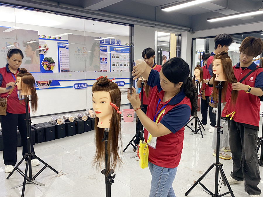 想在廣西學女士剪發(fā)，廣西美發(fā)怎么招生