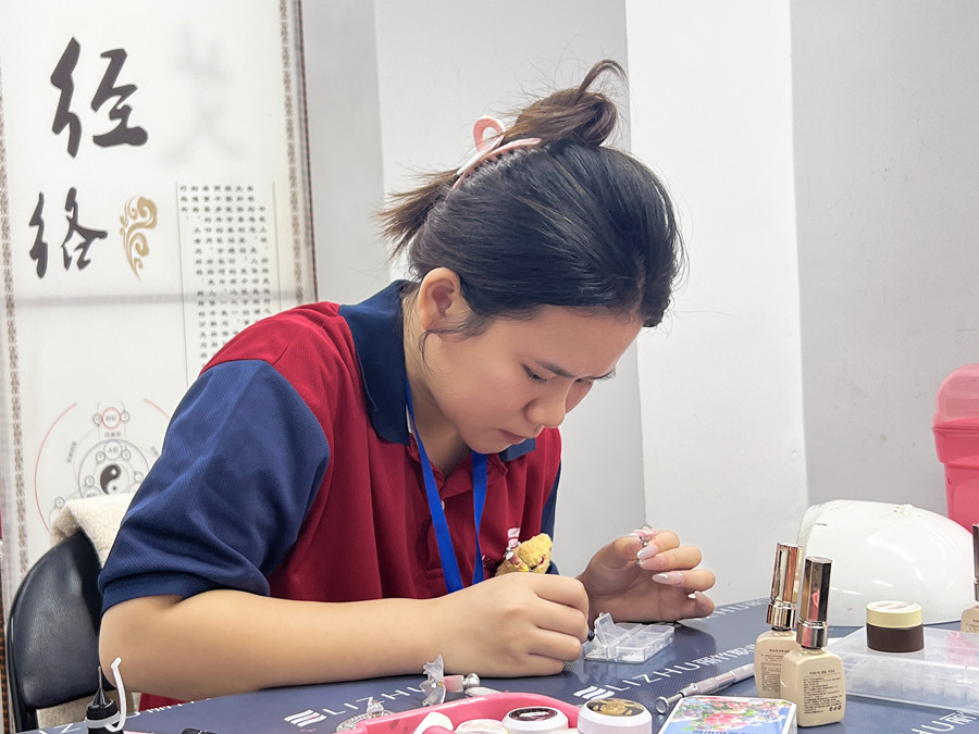 冰粉蝴蝶美甲，南寧美甲技能大賽作品解析