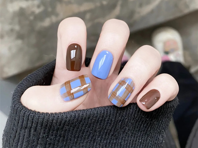 清新藍(lán)格紋美甲，南寧美甲訓(xùn)練