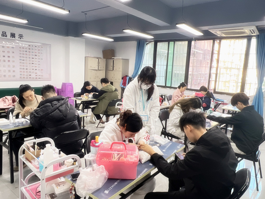 傳統(tǒng)美甲前置處理，南寧美甲專業(yè)教學講解