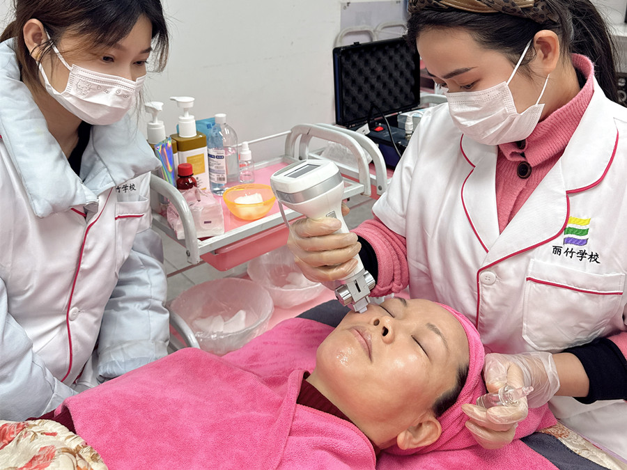 操作水光的步驟關(guān)鍵，南寧皮膚管理培訓(xùn)